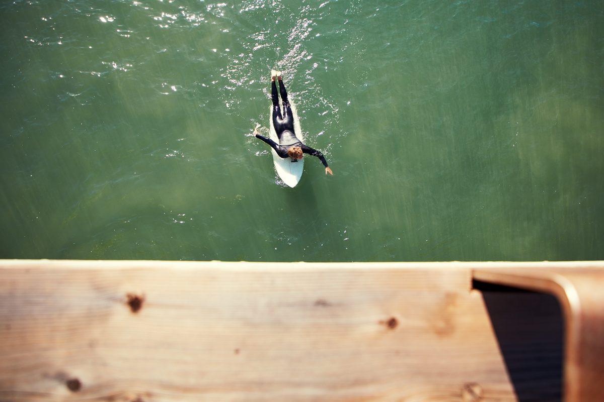 Crossing under the pier