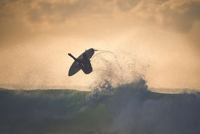 Ex-Bondi, Brett Anderson kicking into the morning sun. Maroubra 7am