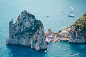 Da Luigi, Capri. Imagine if a right hander wrapped that big rock