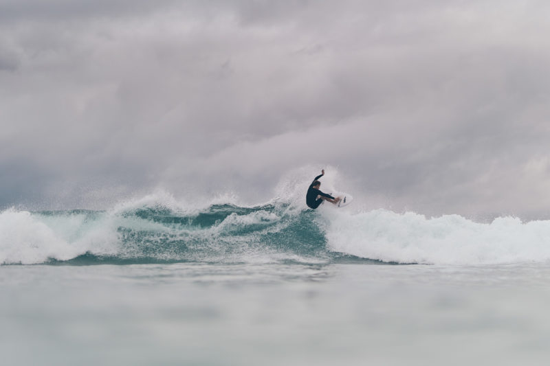 Luke Adam, blowing fins. Bondi 7am