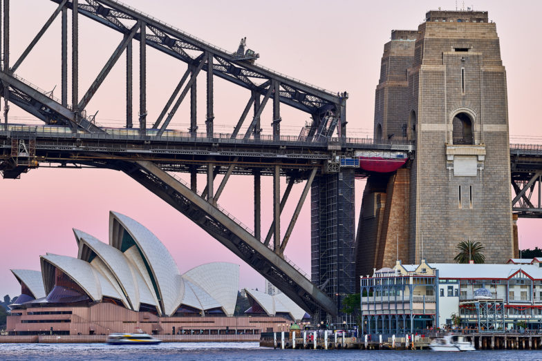 2 most famous structures in Sydney