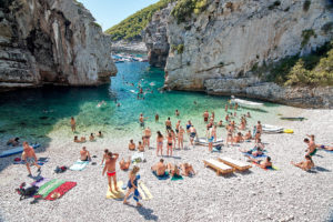 Stevinia beach, Island of Vis is pretty busy today!