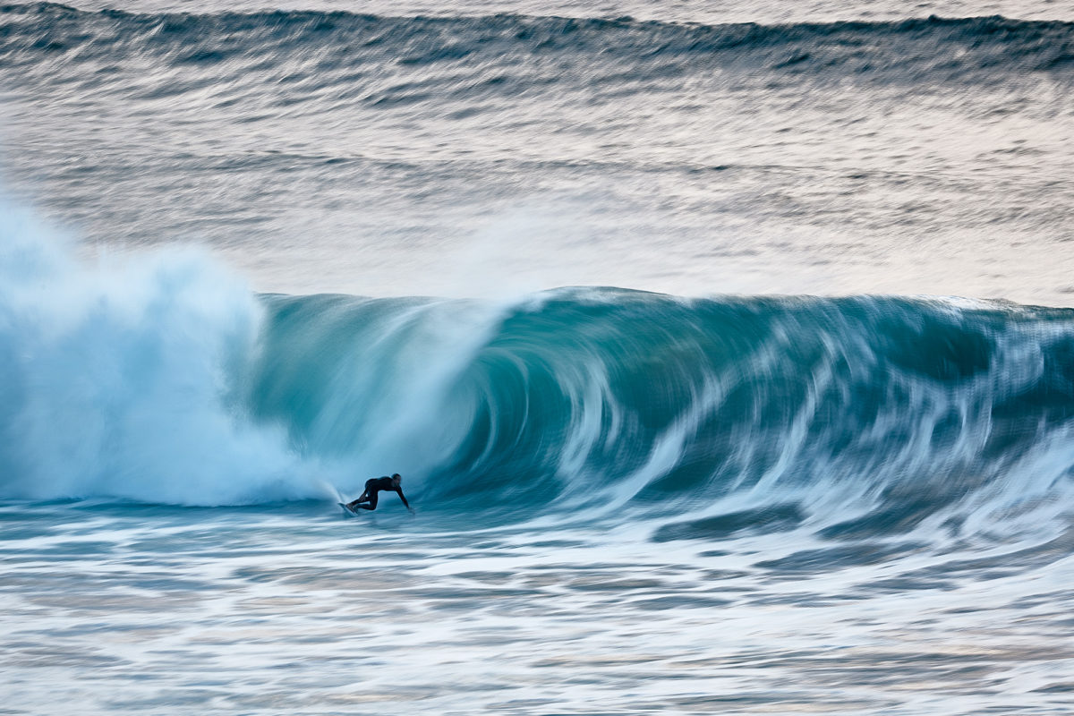 October 11, 2019 - Ed tuning a solid set at Bondi