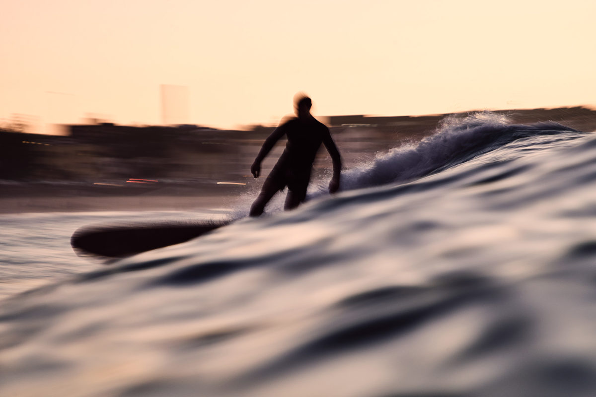 Mal rider in the middle of Bondi