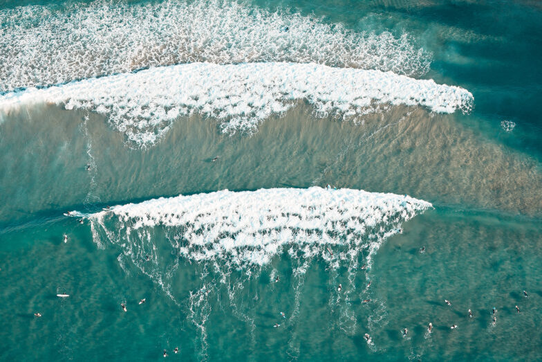 Freshwater Beach, long lines and green water. 7:45am