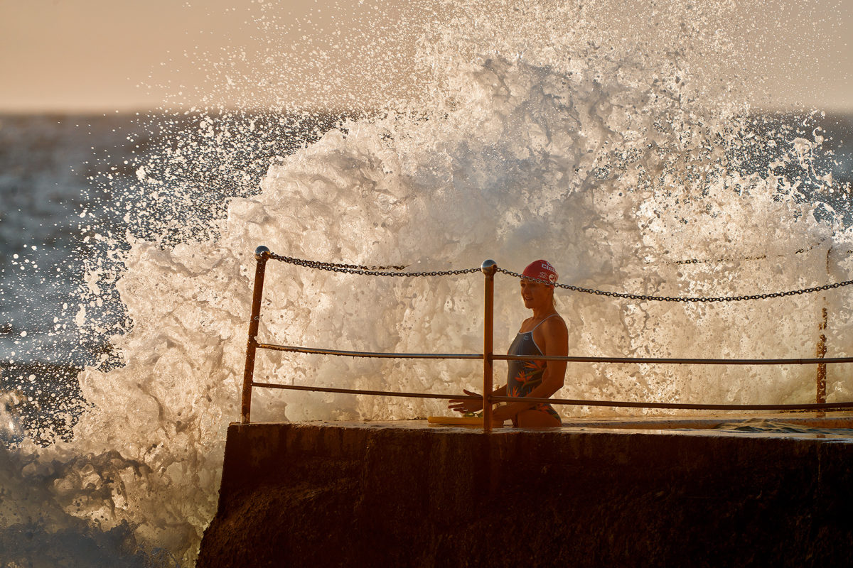 One way to wake up, a splash at Icebergs