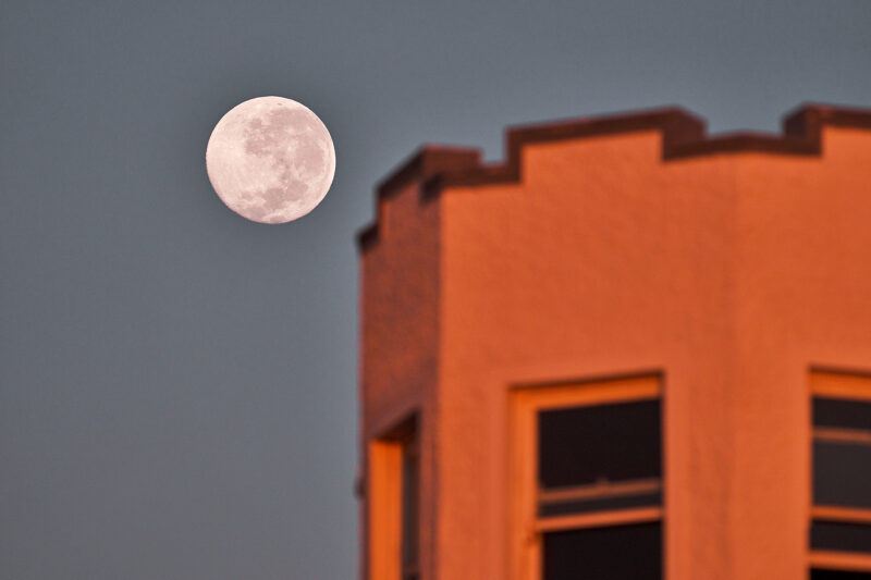 Waning Gibbous 98%