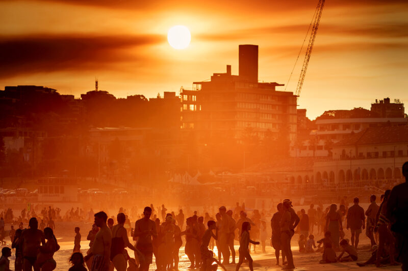 Wow, some wild red light last night on sunset and a MASSIVE crowd