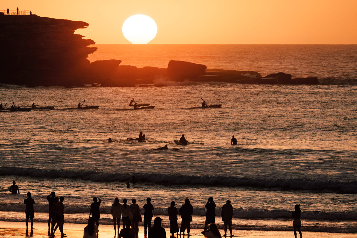 Nice clean, busy Bondi sunrise around 6:15am